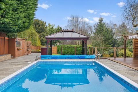 4 bedroom detached house for sale, Wells Close, Tonbridge, TN10