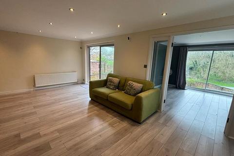 4 bedroom link detached house to rent, Galsworthy Drive,  Caversham,  RG4