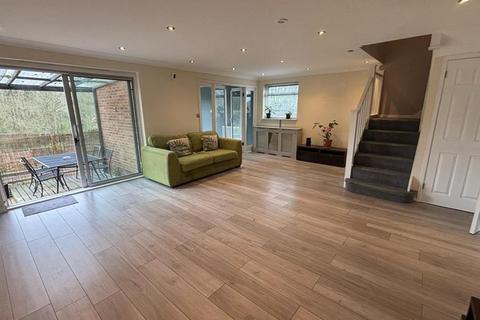 4 bedroom link detached house to rent, Galsworthy Drive,  Caversham,  RG4