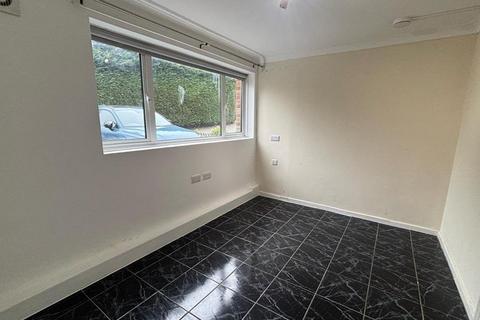 4 bedroom link detached house to rent, Galsworthy Drive,  Caversham,  RG4