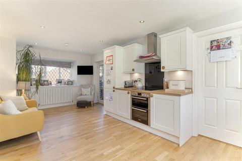 8 Swallow Drive, Pool In Wharfedale, Otley, LS21 1RS