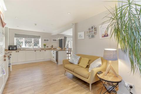 8 Swallow Drive, Pool In Wharfedale, Otley, LS21 1RS