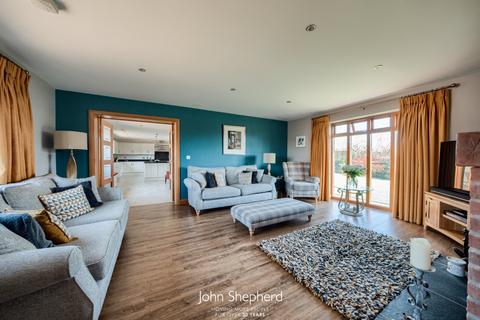 Mallyan Lodge Becks Grove, Meriden, Coventry, CV7 7SQ