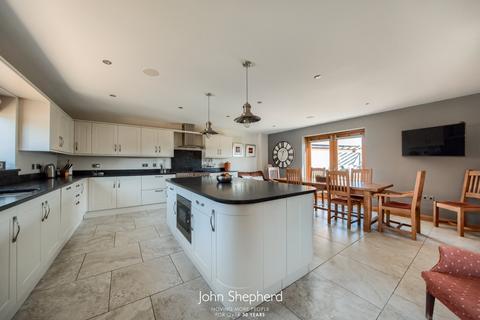 Mallyan Lodge Becks Grove, Meriden, Coventry, CV7 7SQ