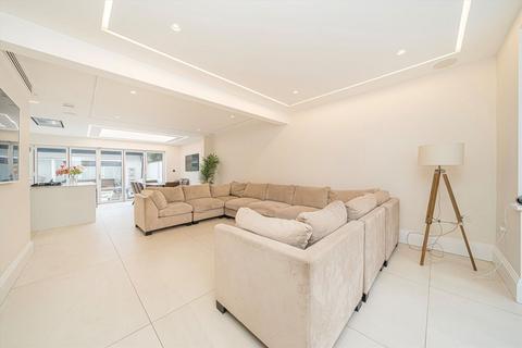 6 bedroom semi-detached house to rent, Avondale Gardens, Hounslow TW4