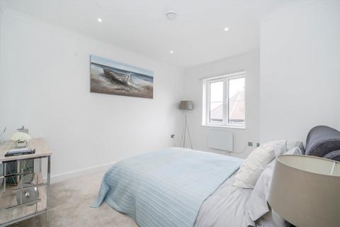 1 bedroom flat for sale, Great North Way, London NW4