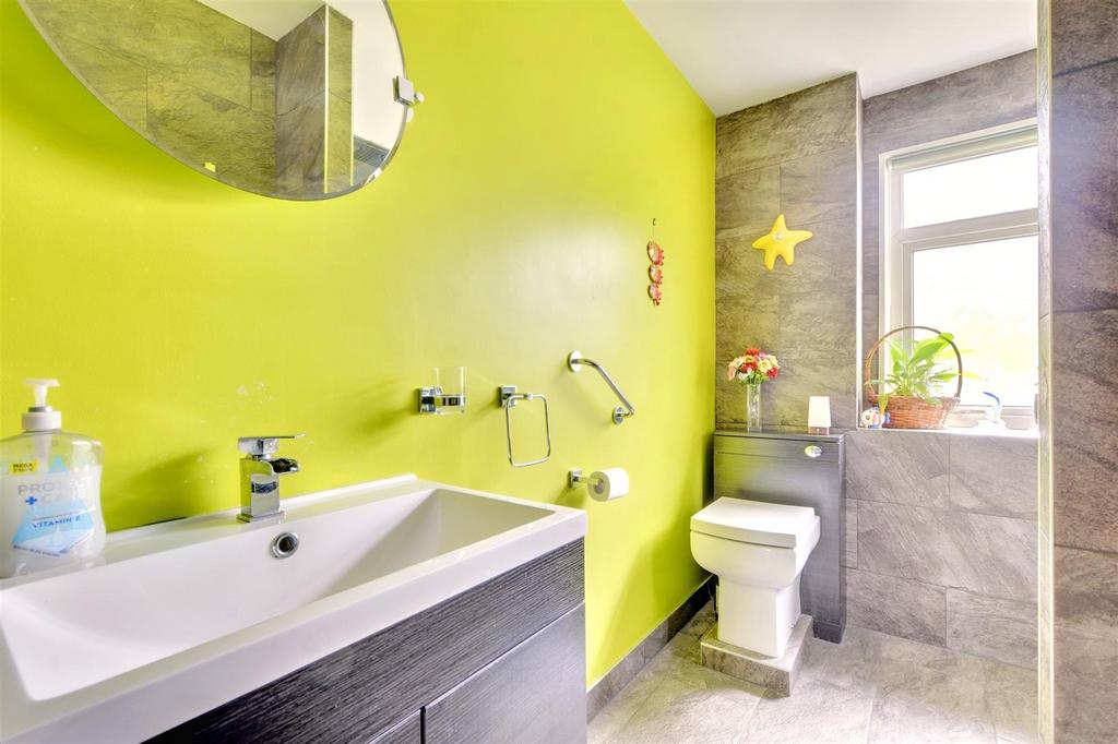 Shower Room 1.jpeg