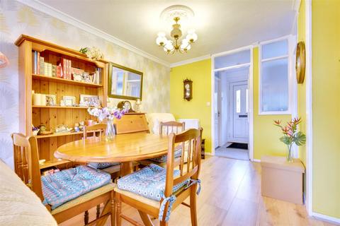 3 bedroom terraced house for sale, Cairns Close, Nottingham