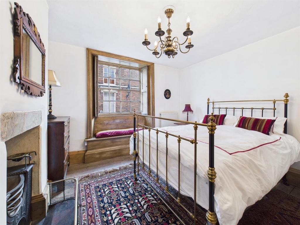Bedroom: