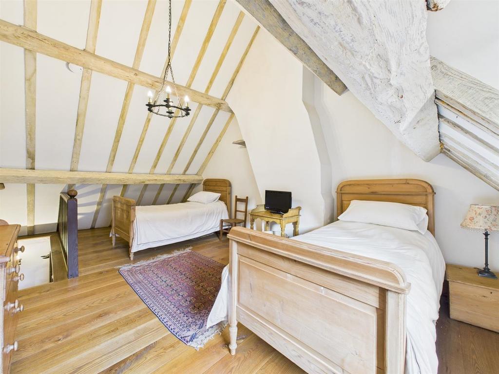 Bedroom:
