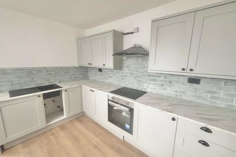 3 bedroom terraced house to rent, 6 Osterley Street, St Thomas, Swansea, SA1 8HJ
