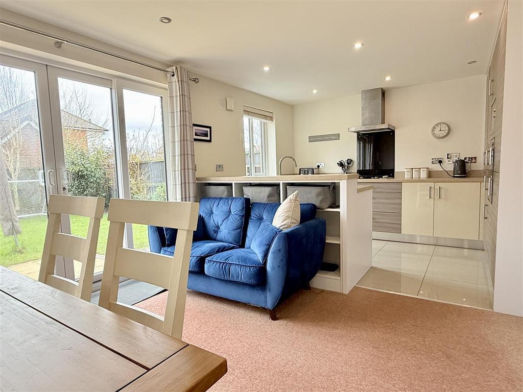 Dining kitchen