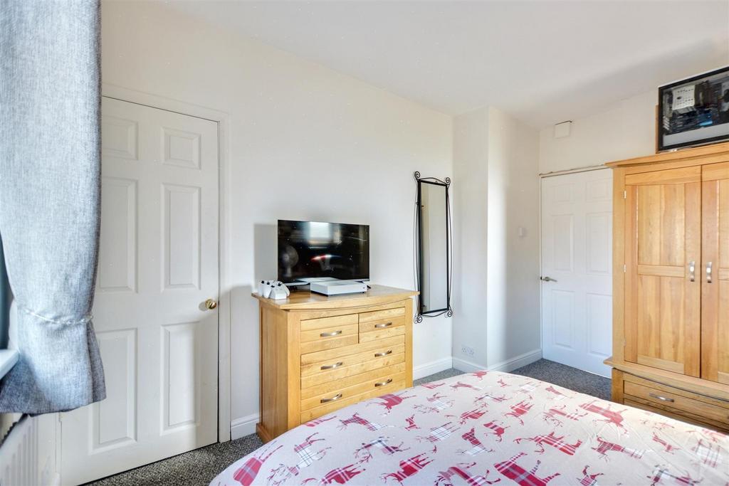 Bedroom 1 2.jpeg
