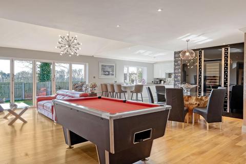 37 Barnston Green, Barnston, Dunmow, CM6 1PH