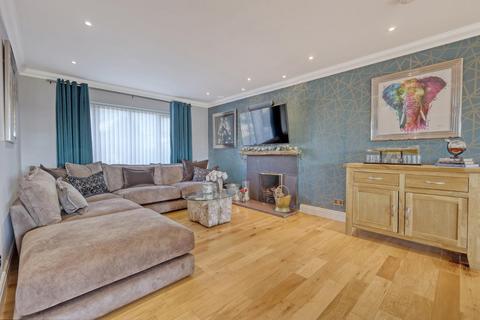 37 Barnston Green, Barnston, Dunmow, CM6 1PH
