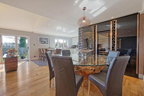 37 Barnston Green, Barnston, Dunmow, CM6 1PH