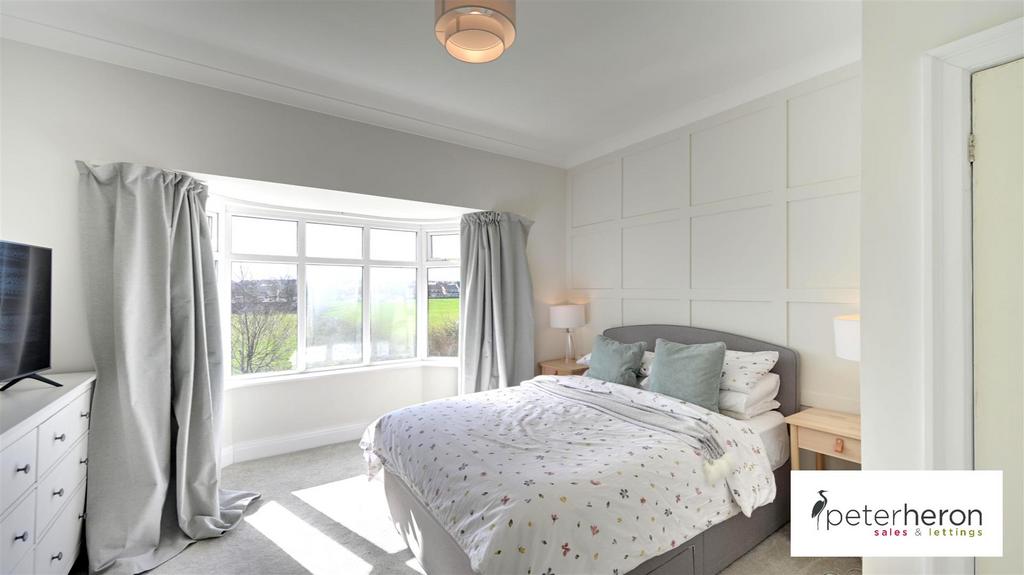 Bedroom 1 (rear)