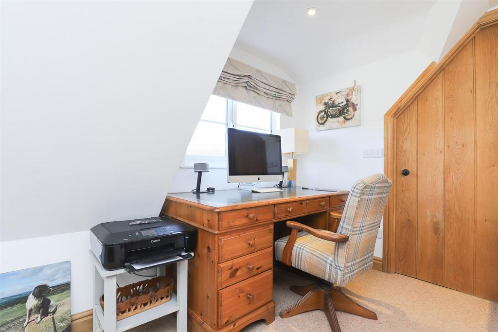 Bedroom 4 2.jpg