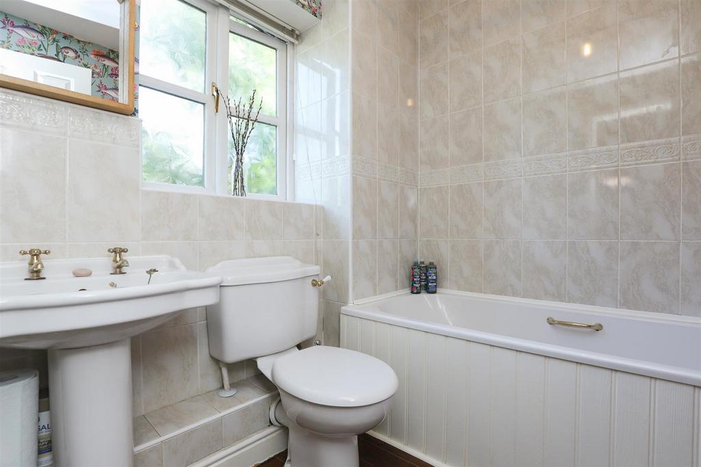 Family Bathroom.jpg