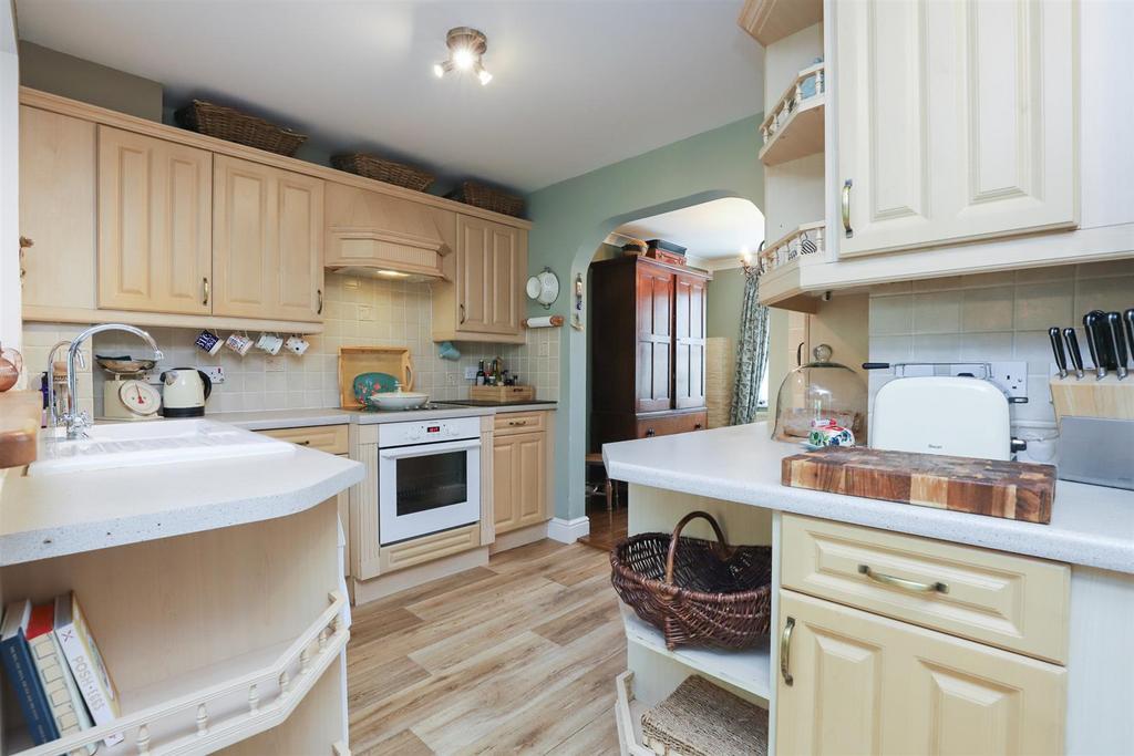 Kitchen 1.jpg
