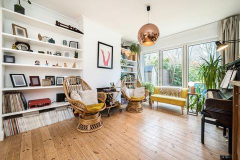 4 bedroom semi-detached house for sale, Bankhurst Road, London SE6