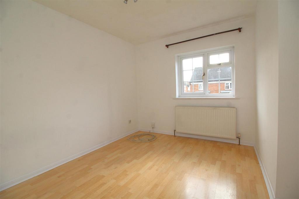 Bedroom 1 .JPG