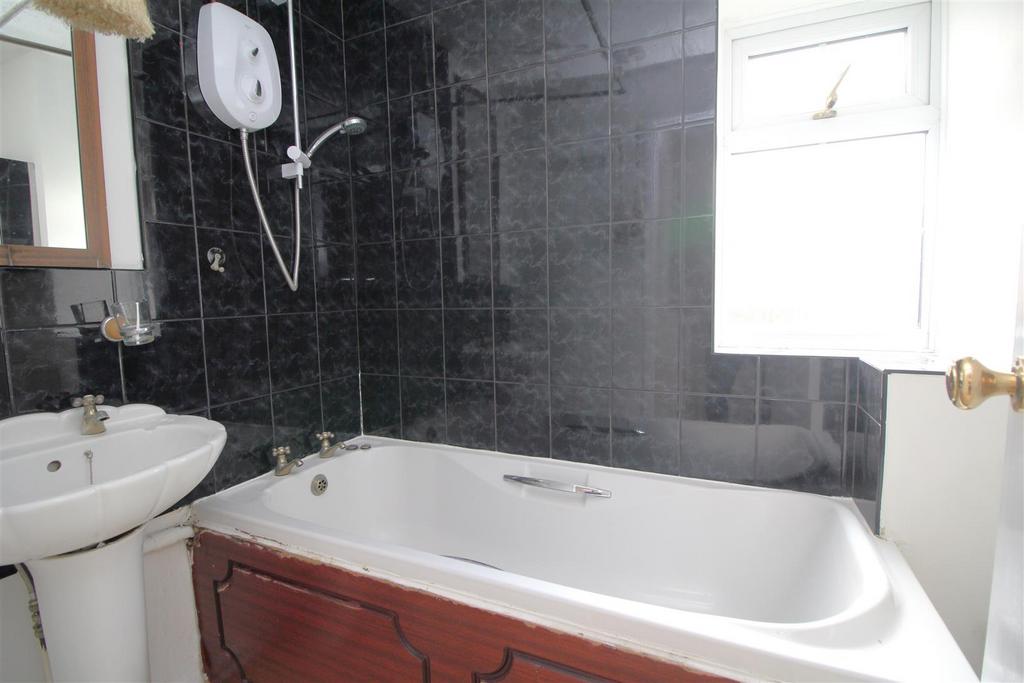 Bathroom.JPG