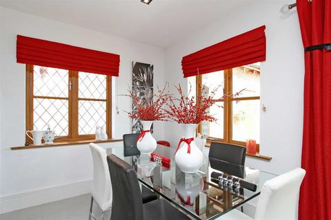 Windermere Lodge Daventry Road, Dunchurch, Rugby, CV22 6NS