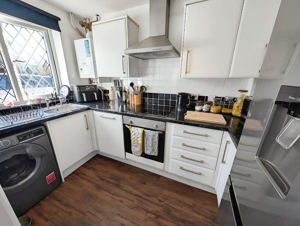 4a4f3ecb-kitchen.jpg