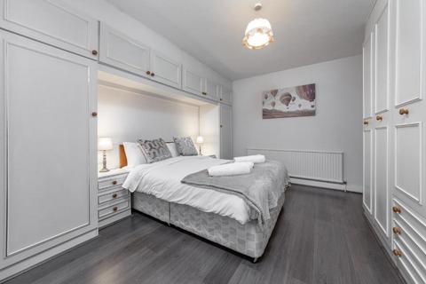 undefined, Clayhall, IG5