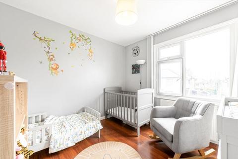 38a Ash Grove, London, W5 4AX