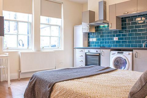 1 bedroom apartment to rent, Apt 3, Fairbairn Residence, 12 Clarendon Road LS2