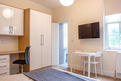 1 bedroom apartment to rent, Apt 3, Fairbairn Residence, 12 Clarendon Road LS2