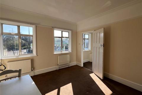 3 bedroom maisonette to rent, Park Parade, Gunnersbury Avenue, Ealing, W3