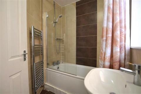 2 bedroom apartment for sale, Albert Road, South Woodford, E18