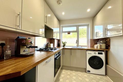 2 Cecil Close, Chessington, KT9 1PB