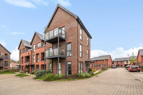 2 Lime Grove, Arborfield Green, Reading, RG2 9GP
