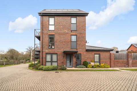 2 Lime Grove, Arborfield Green, Reading, RG2 9GP