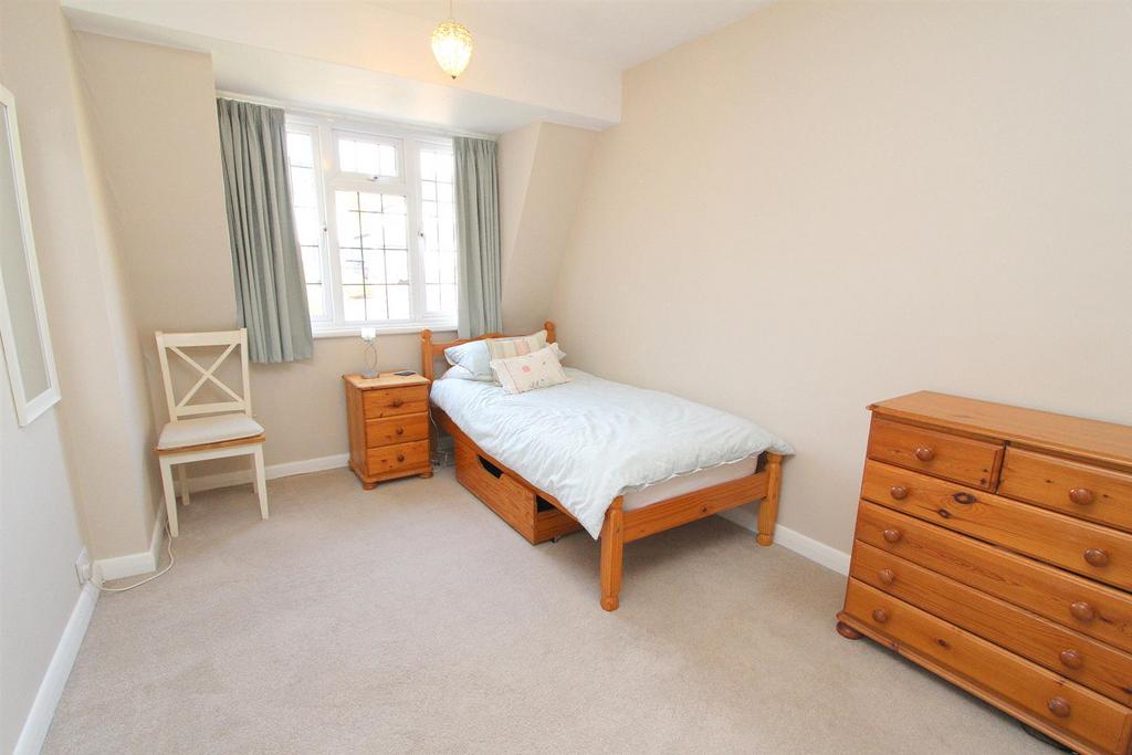 Bed 3.jpg