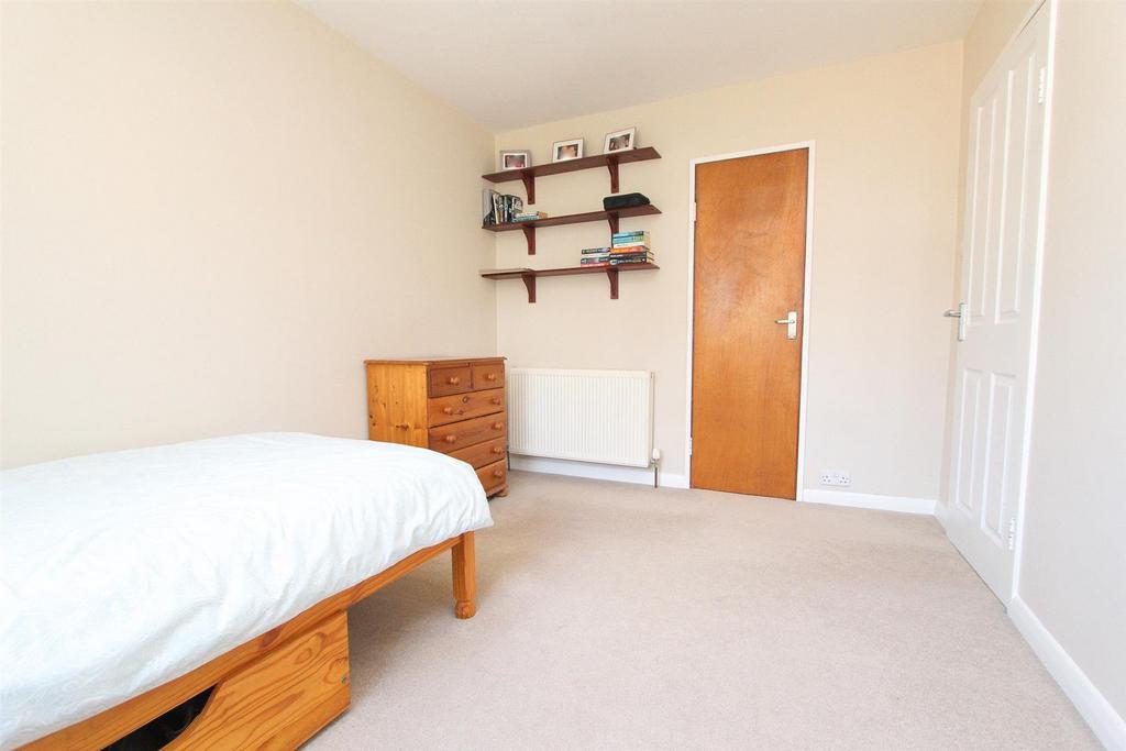 Bed 3b.jpg