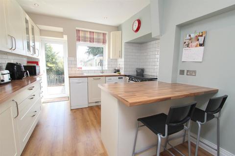 5 Harbury Road, Carshalton, SM5 4LA