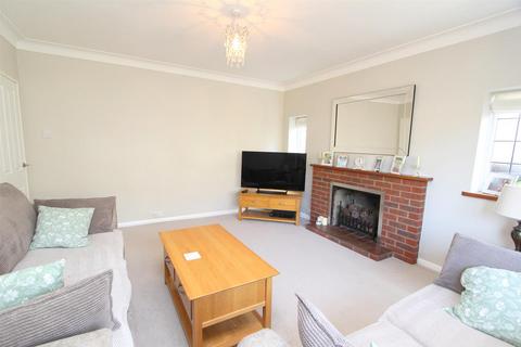 5 Harbury Road, Carshalton, SM5 4LA