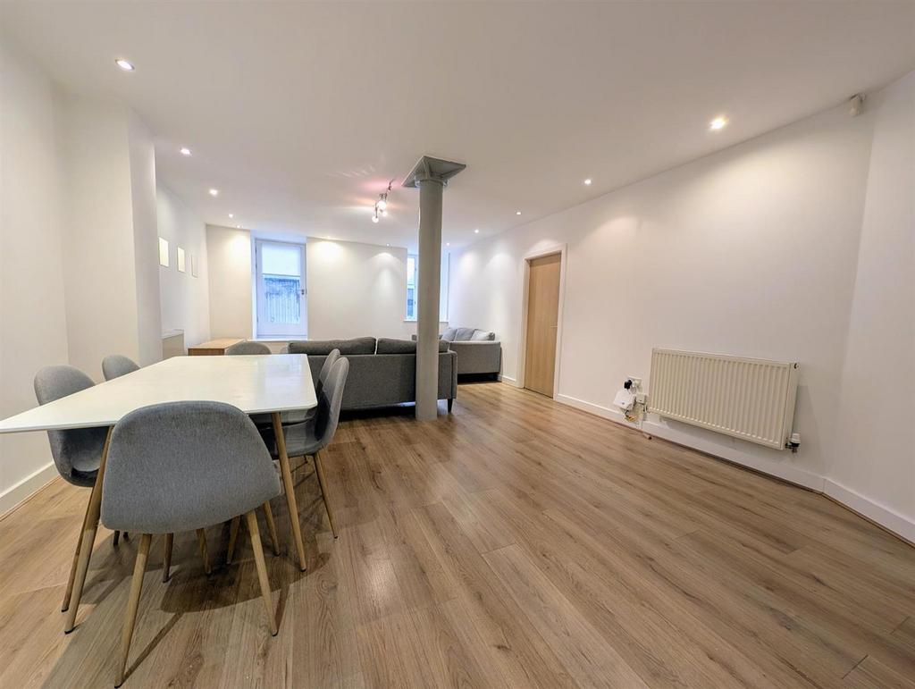 Living/Dining Room