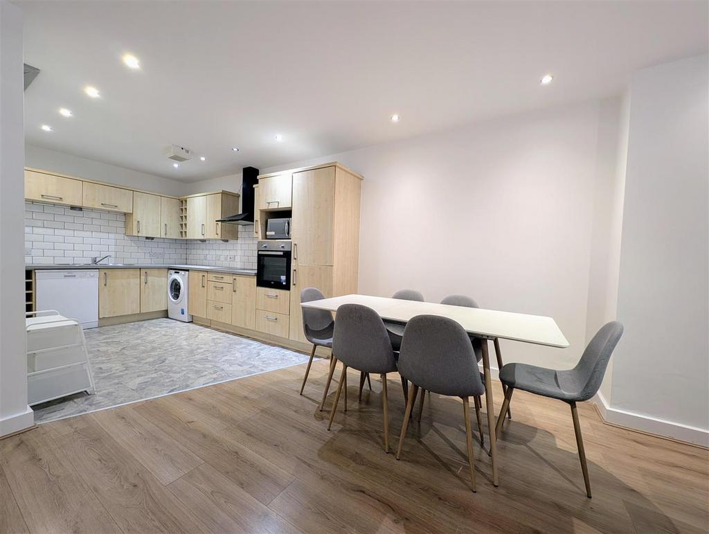 Dining Area/Kitchen