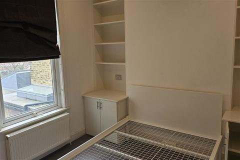 1 bedroom maisonette to rent, Southfields SW18