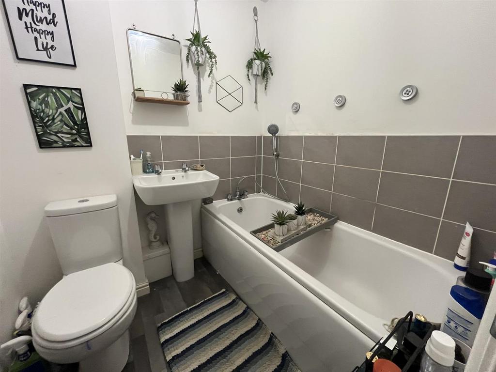 Bathroom.jpg