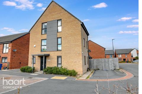 33 Parkhall Drive, Askern, Doncaster, DN6 0FD