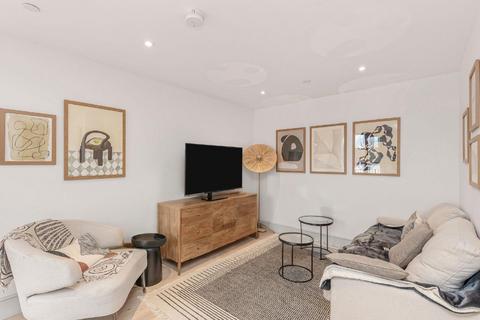 1 bedroom flat for sale, Station Road, Wimbledon