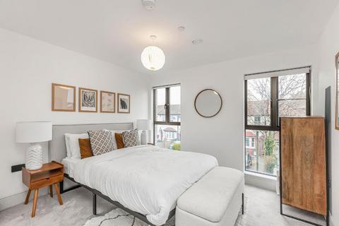 1 bedroom flat for sale, Station Road, Wimbledon