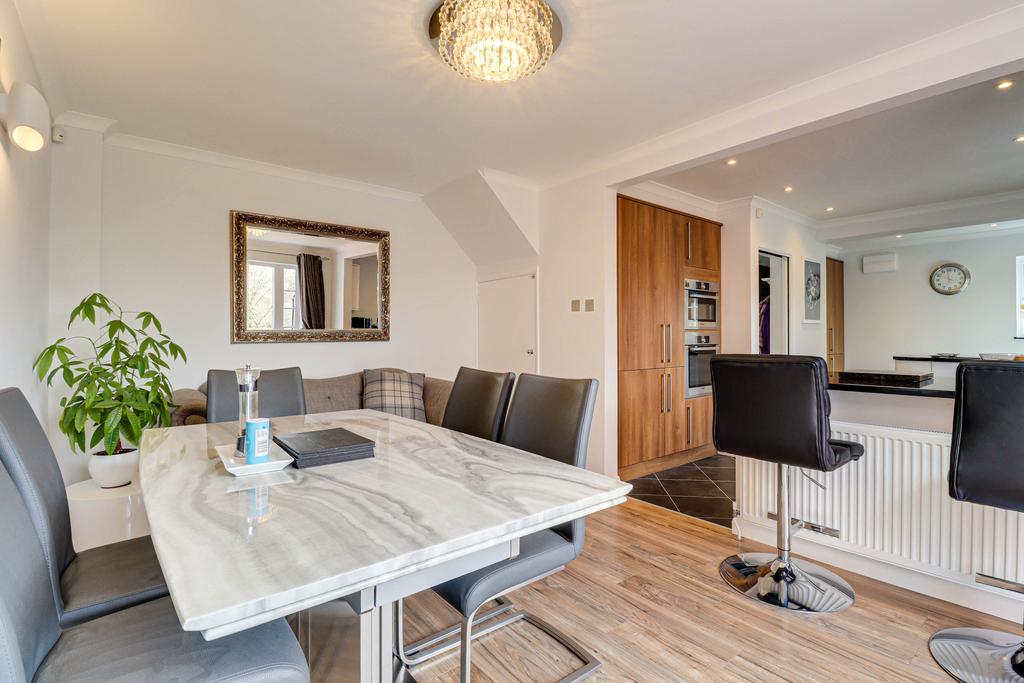 Dining/Kitchen